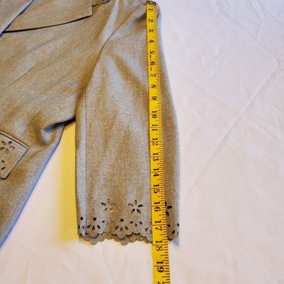 Alfred Dunner Ladies Petite Suit in Light Gray Jacket Size 10P Pants Size 12P - Picture 9 of 15